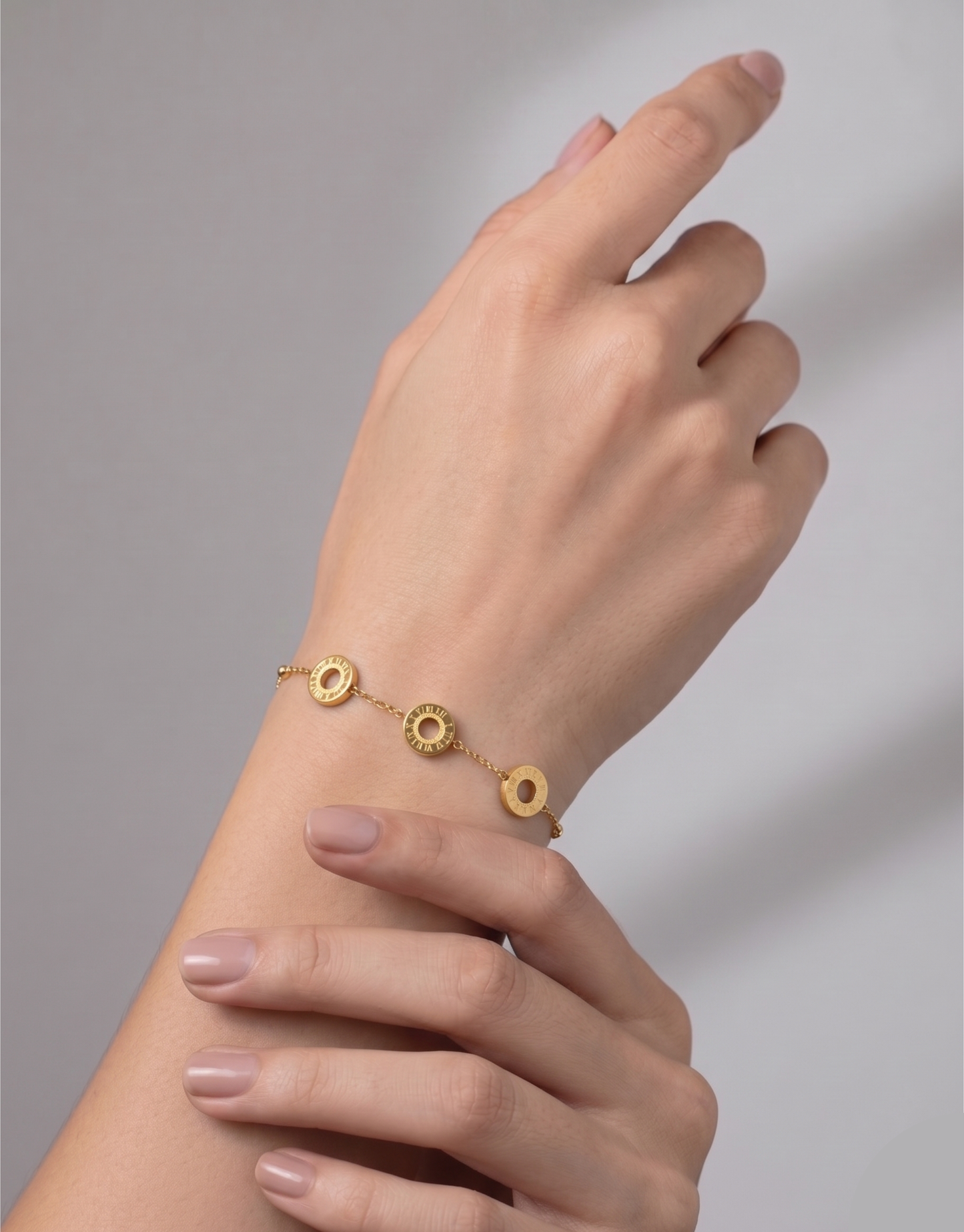 
                  
                    Luxury 18K Gold Plated Stainless Steel Triple Circle Charm Bracelet – Elegant Textured Donut Link Adjustable Chain Bracelet for Women, Anti-Tarnish Jewelry
                  
                